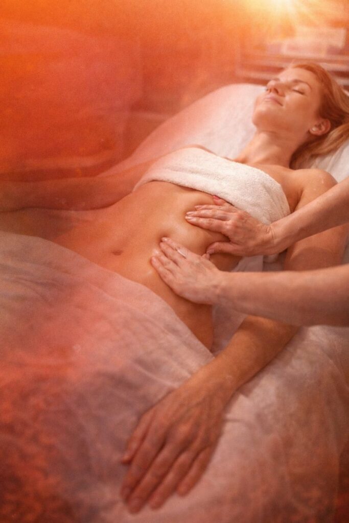 840e3634-e011-40a7-bb57-1904e297b57a-md-683x1024 Quais são os benefícios da drenagem linfática no calor?